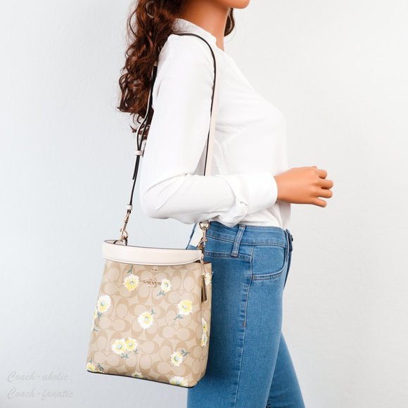 NWT Coach Small Town Bucket Bag with Daisy Print - Picture 3 of 12